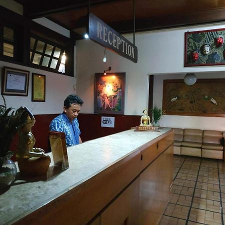 Hotel Menara マラン エクステリア 写真