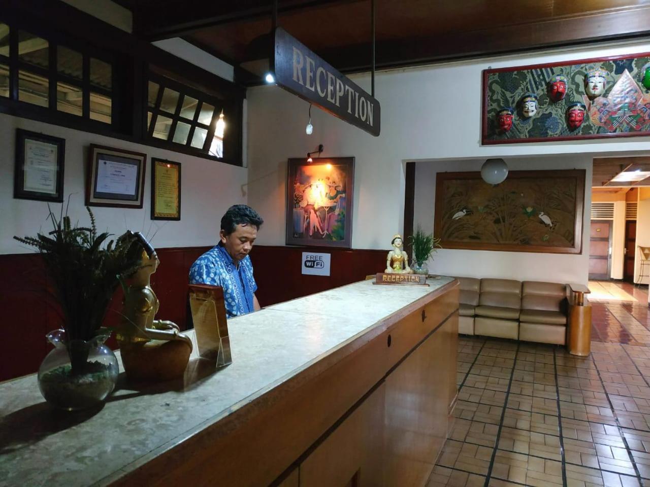 Hotel Menara マラン エクステリア 写真